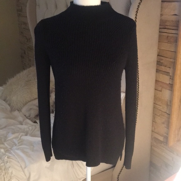 Black sweater - Picture 2 of 2